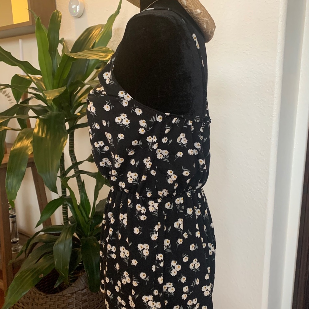 Romper - Picture 2 of 4